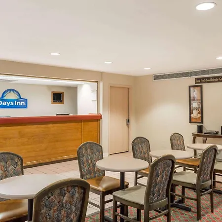 Days Inn By Wyndham West Des Moines - Clive
